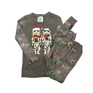 Hanna Andersson Star Ward holiday pajama set, size 5